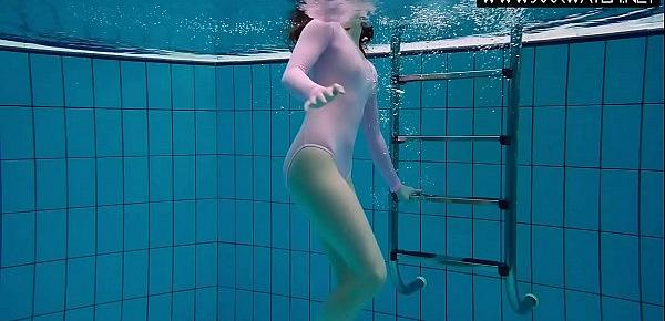  Liza Bubarek enjoys swimming